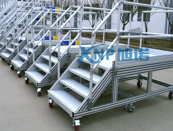 鋁型材移動檢修平臺腳輪選擇方法.jpg 鋁型材移動檢修平臺腳輪選擇方法.jpg